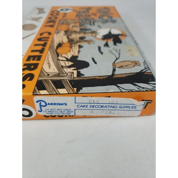 Vintage Halloween Trick or Treat  Cooky Cutters 1960s Cookie Metal Original Box - Picture 13 of 14